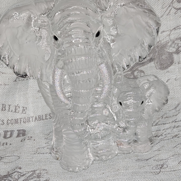 Crystal Elephant - Picture 2 of 6